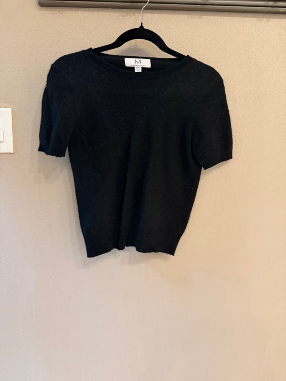 Magaschoni Black Short-Sleeve Crewneck Knit Tee